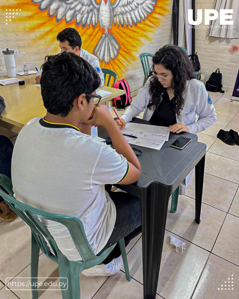 Promoviendo la Salud en la Comunidad Escolar: Extensión Universitaria